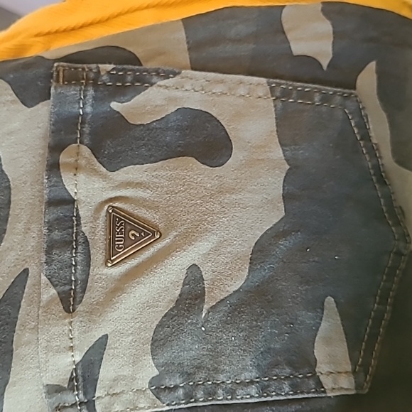 GUESS SKINNY JEANS ARMY WITH YELLOW STRIPE - Picture 4 of 5